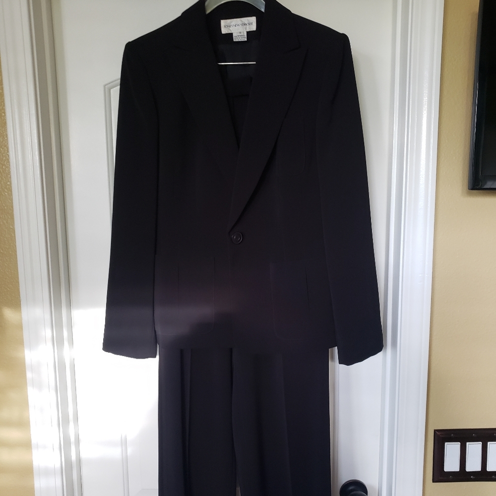 Jones New York Black Pantsuit size 8